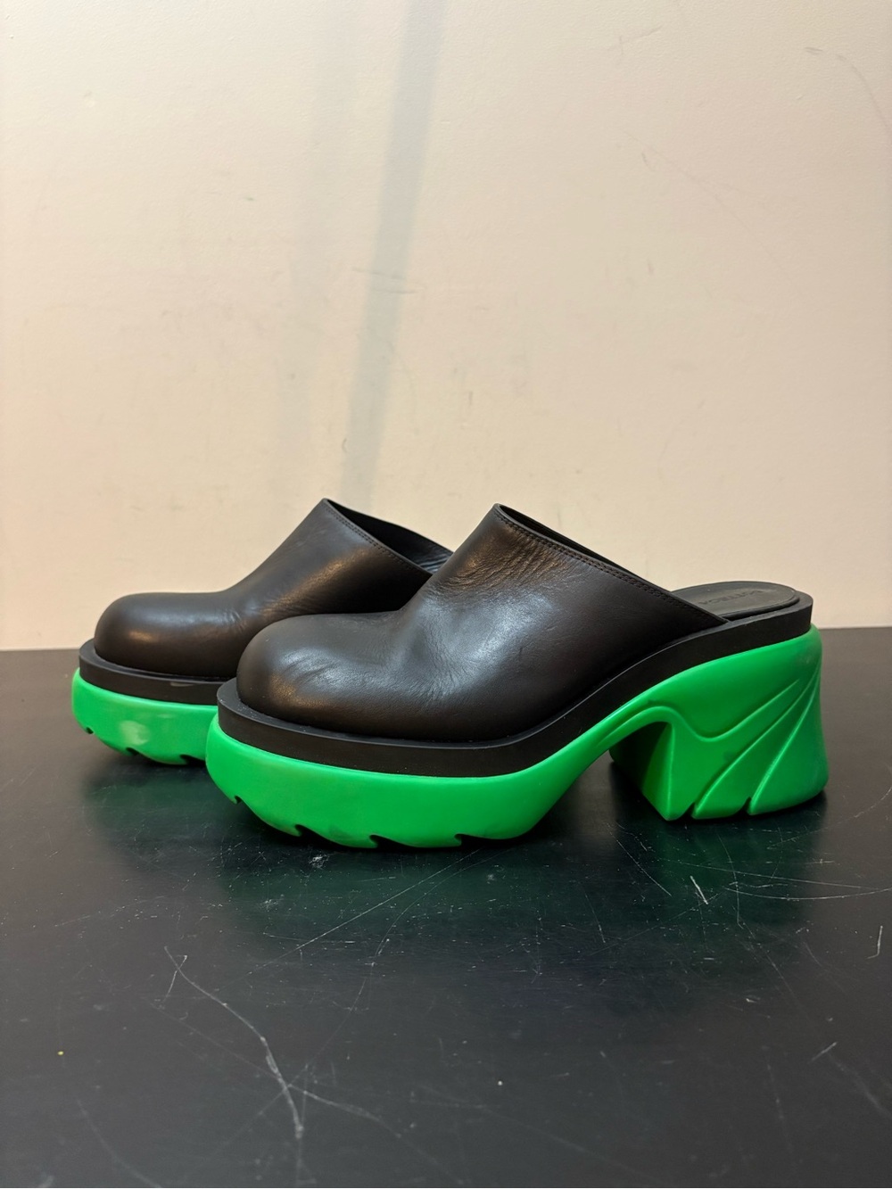 Bottega Veneta Leather Flash Mule Black Green